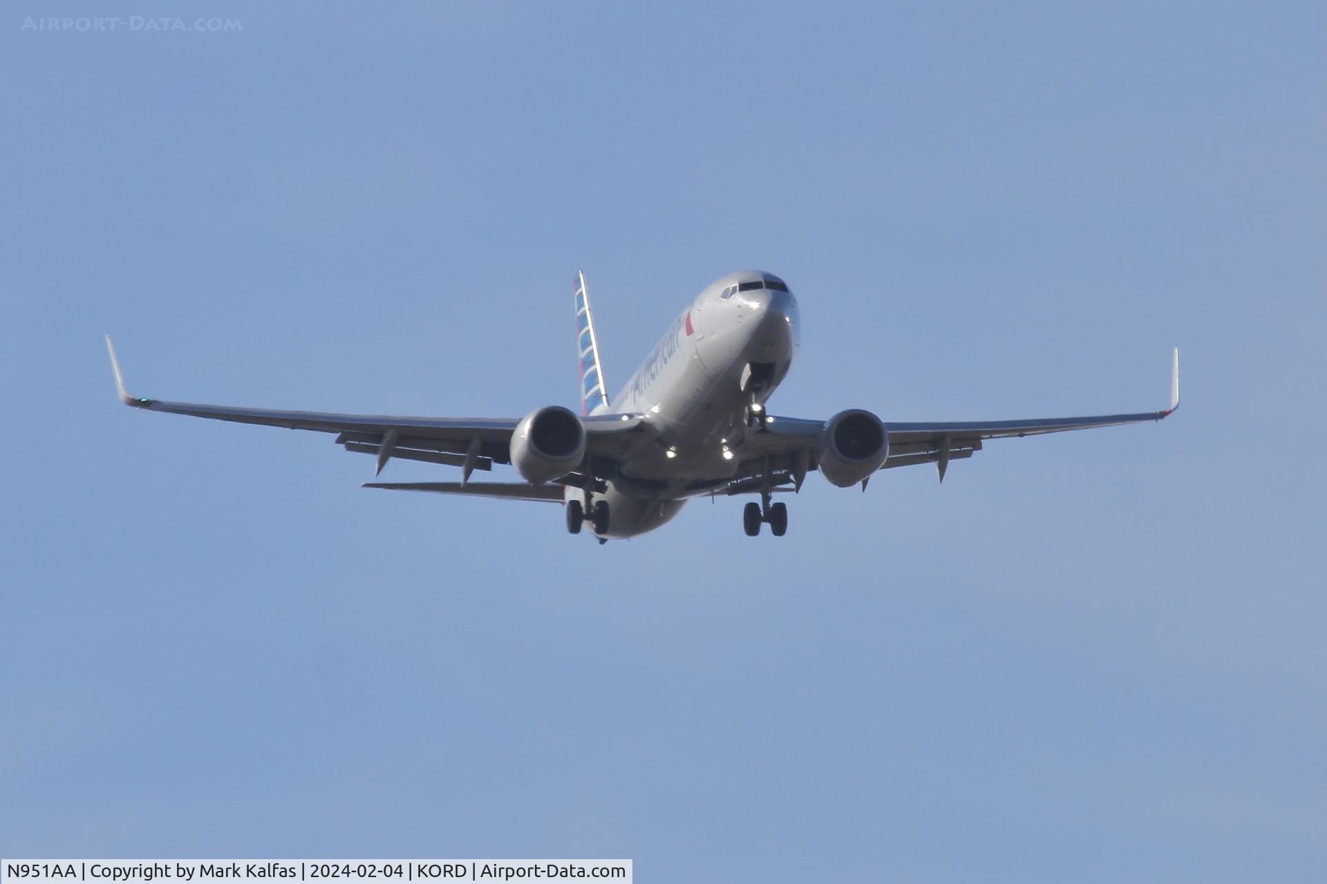 N951AA, 2000 Boeing 737-823 C/N 29538, B738 American Airlines BOEING 737-823 N951AA AAL1052 CLT-ORD