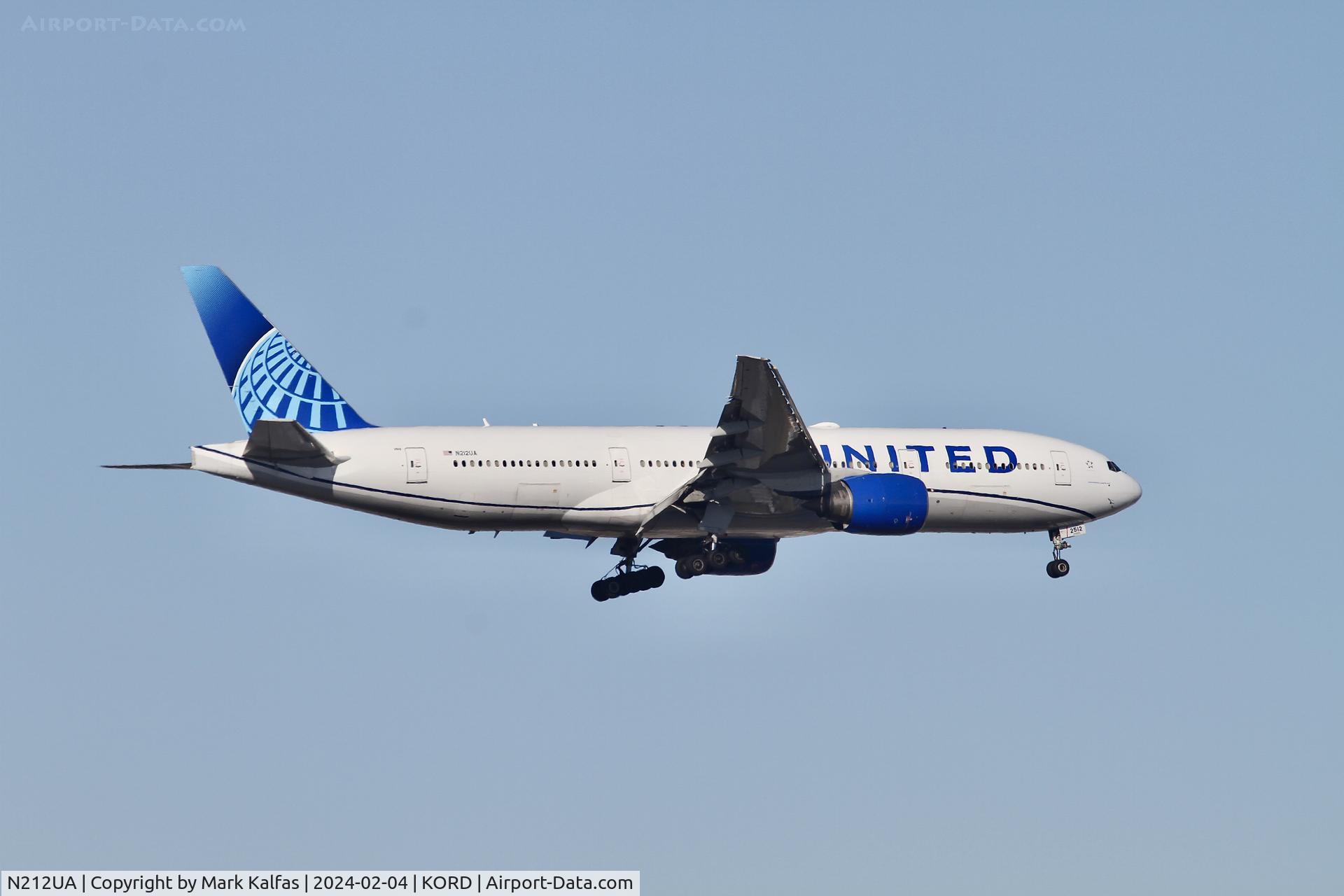 N212UA, 2000 Boeing 777-222 C/N 30218, B772 United Airlines Boeing 777-222  N212UA UAL2475 MCO-ORD