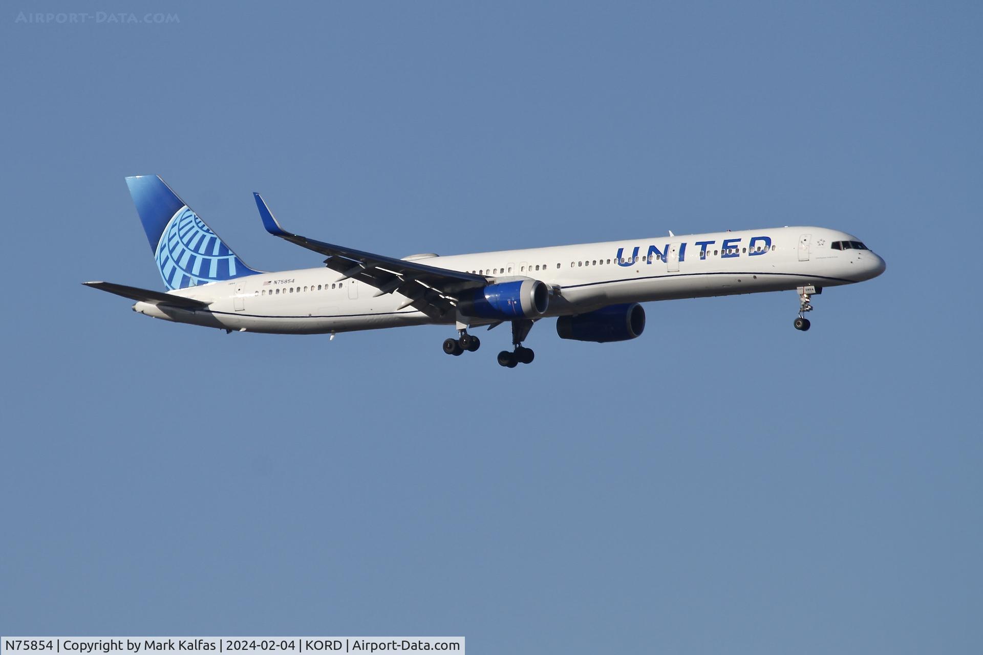 N75854, 2002 Boeing 757-324 C/N 32813, B753 United Airlines Boeing 757-324, N75854 UAL2145 SFO-ORD