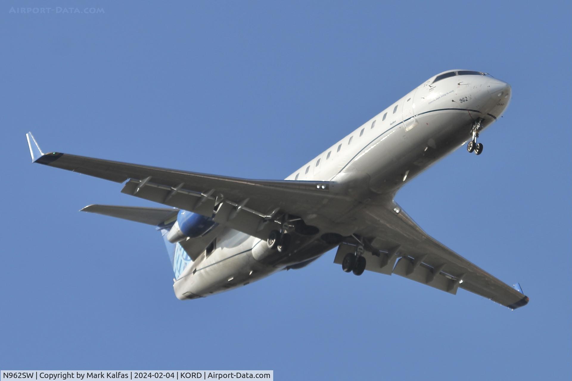 N962SW, 2003 Bombardier CRJ-200ER (CL-600-2B19) C/N 7859, CRJ2 SkyWest/United Express BOMBARDIER INC CL-600-2B19, N962SW SKW5071 SUX-ORD