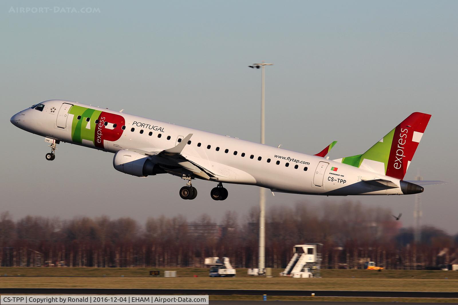 CS-TPP, 2011 Embraer 190LR (ERJ-190-100LR) C/N 19000441, at spl