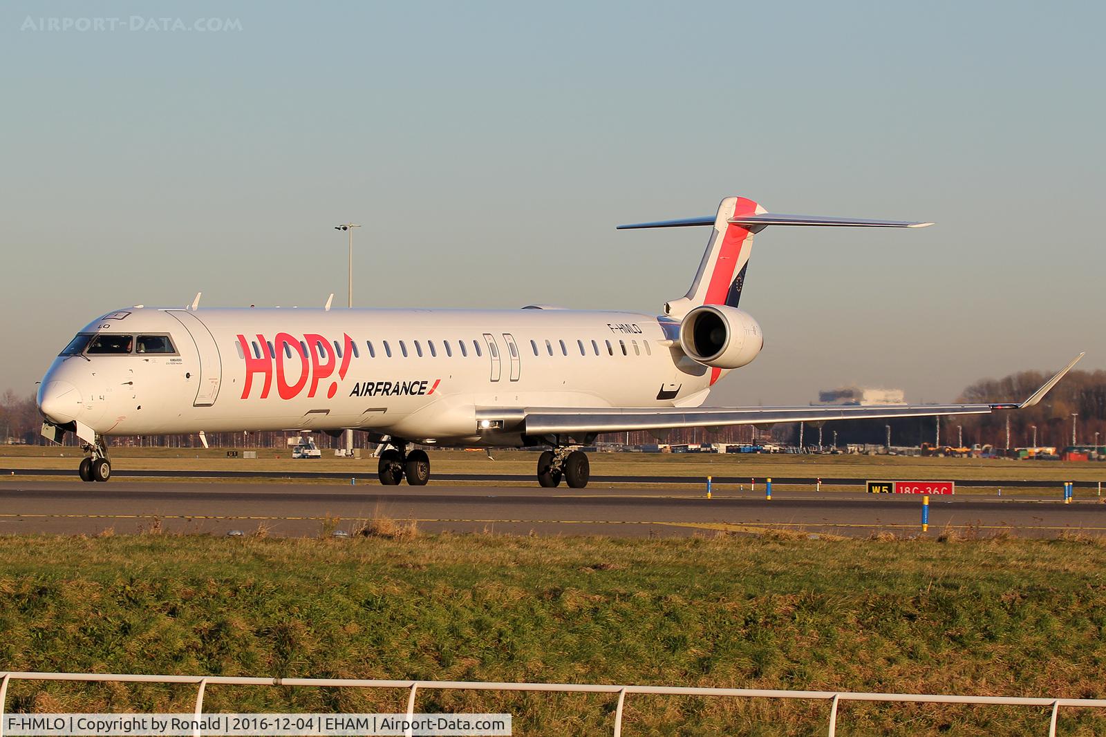 F-HMLO, 2015 Bombardier CRJ-1000EL NG (CL-600-2E25) C/N 19041, at spl