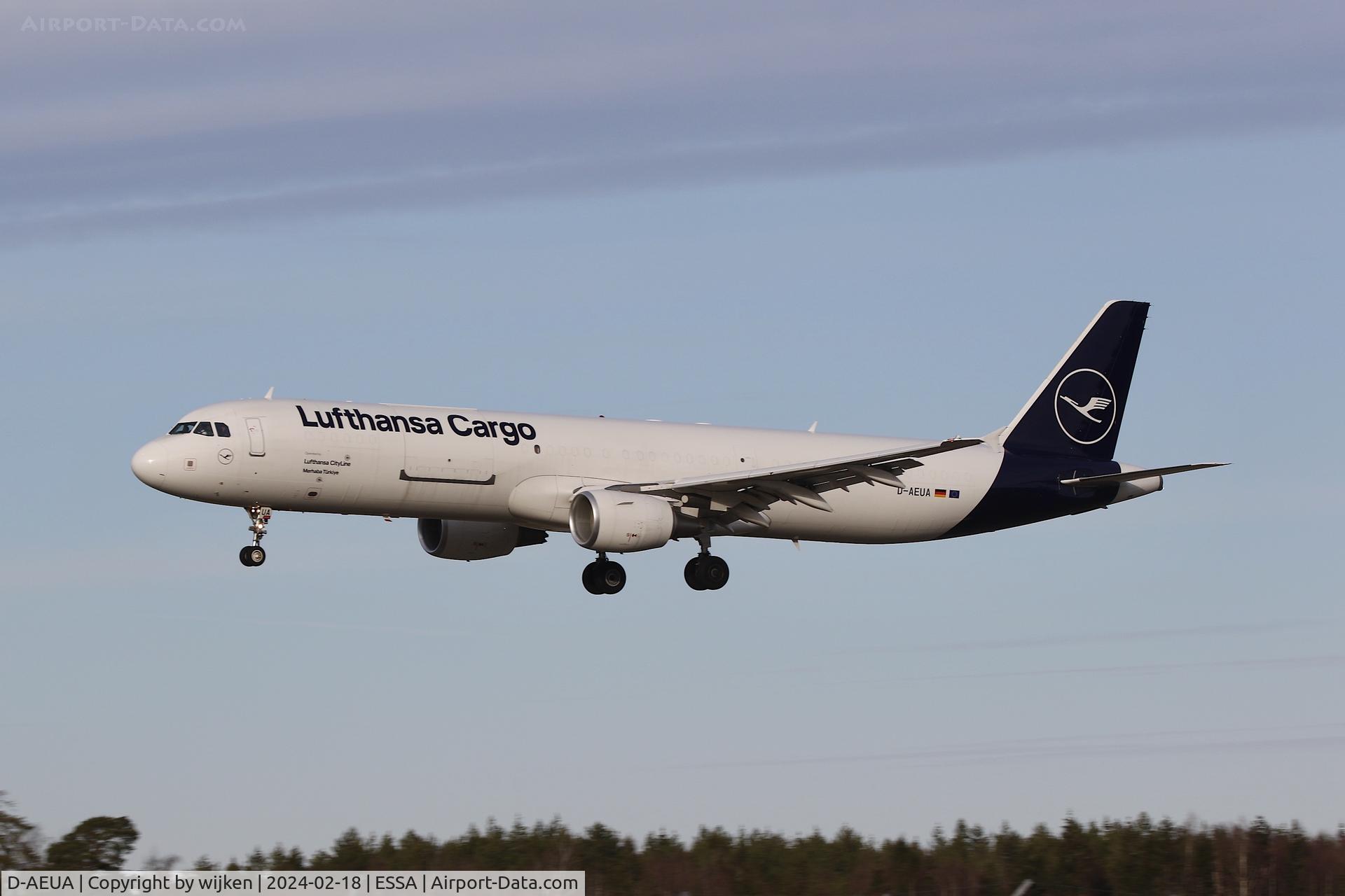 D-AEUA, 2003 Airbus A321-211 C/N 1988, RWY 26