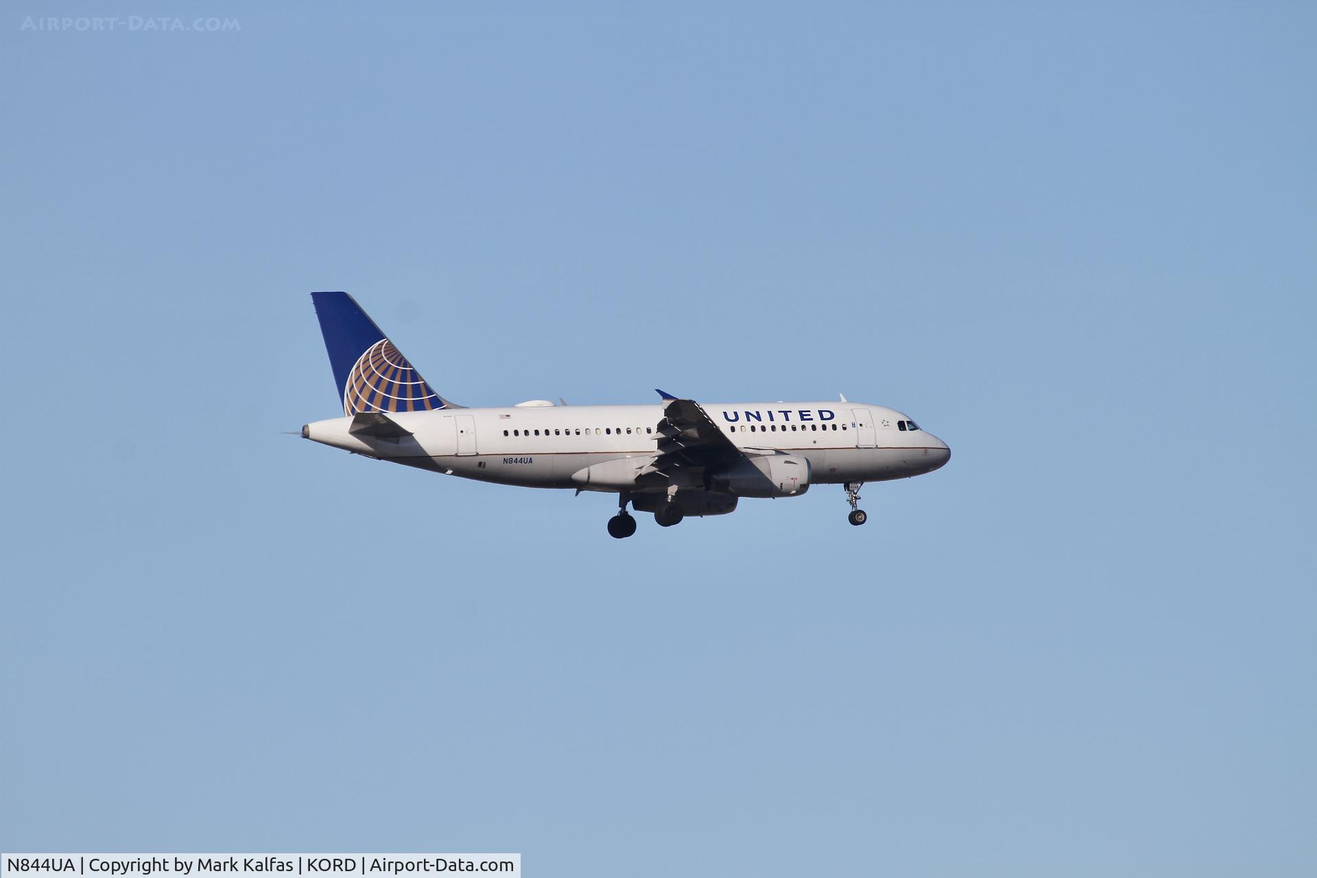 N844UA, 2001 Airbus A319-131 C/N 1581, A319 United Airlines Airbus A319-132, N844UA UAL1810 CLT-ORD