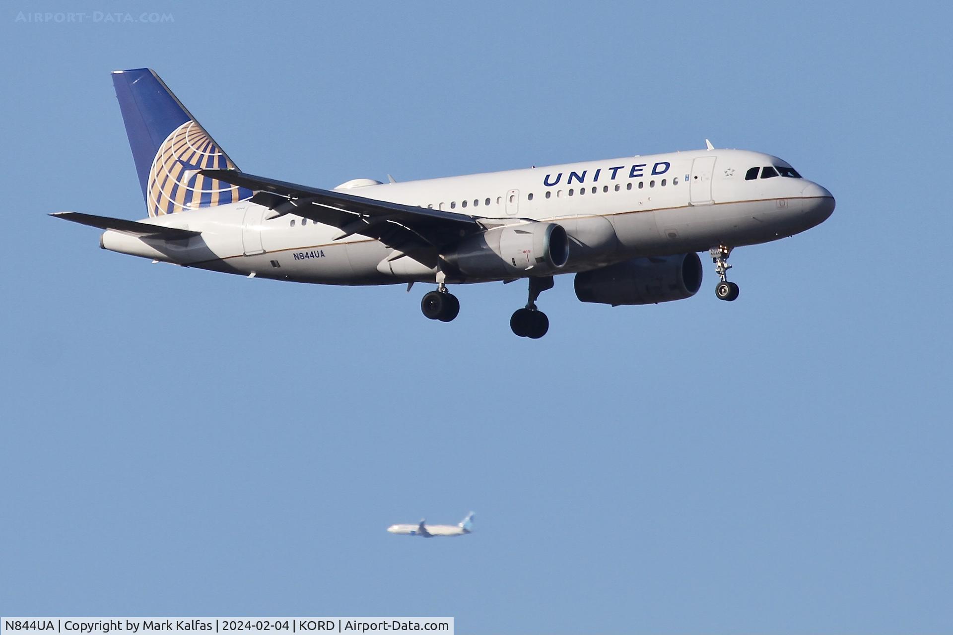 N844UA, 2001 Airbus A319-131 C/N 1581, A319 United Airlines Airbus A319-132, N844UA UAL1810 CLT-ORD