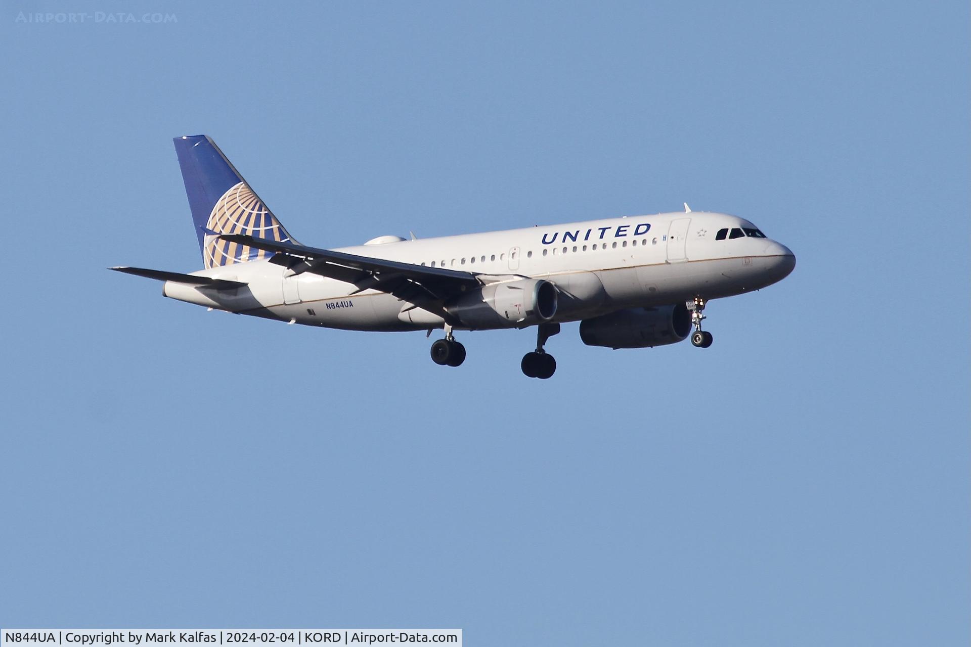 N844UA, 2001 Airbus A319-131 C/N 1581, A319 United Airlines Airbus A319-132, N844UA UAL1810 CLT-ORD