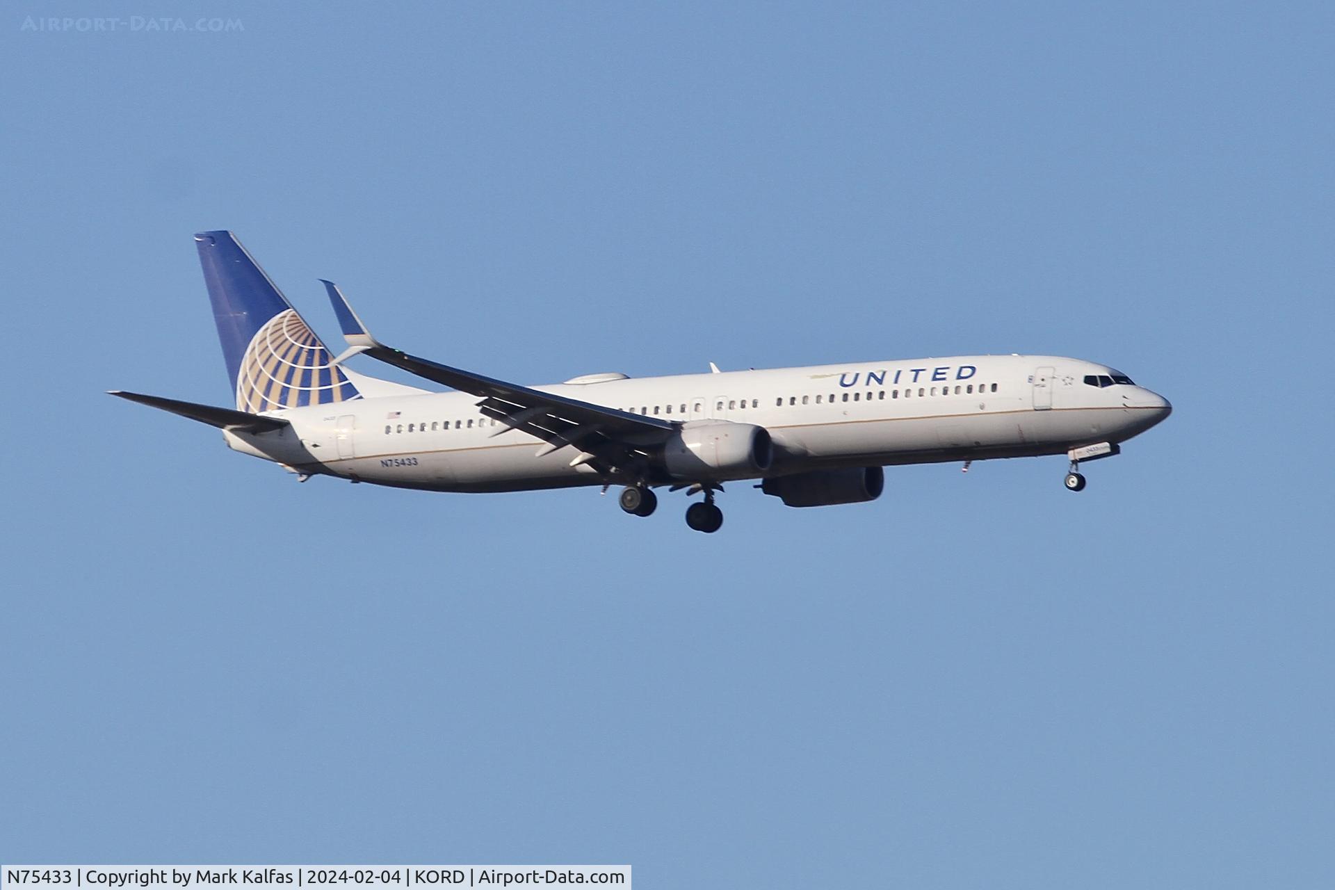 N75433, 2009 Boeing 737-924/ER C/N 33527, B739 United Airlines BOEING 737-924ER N75433 UAL270 DEN-ORD