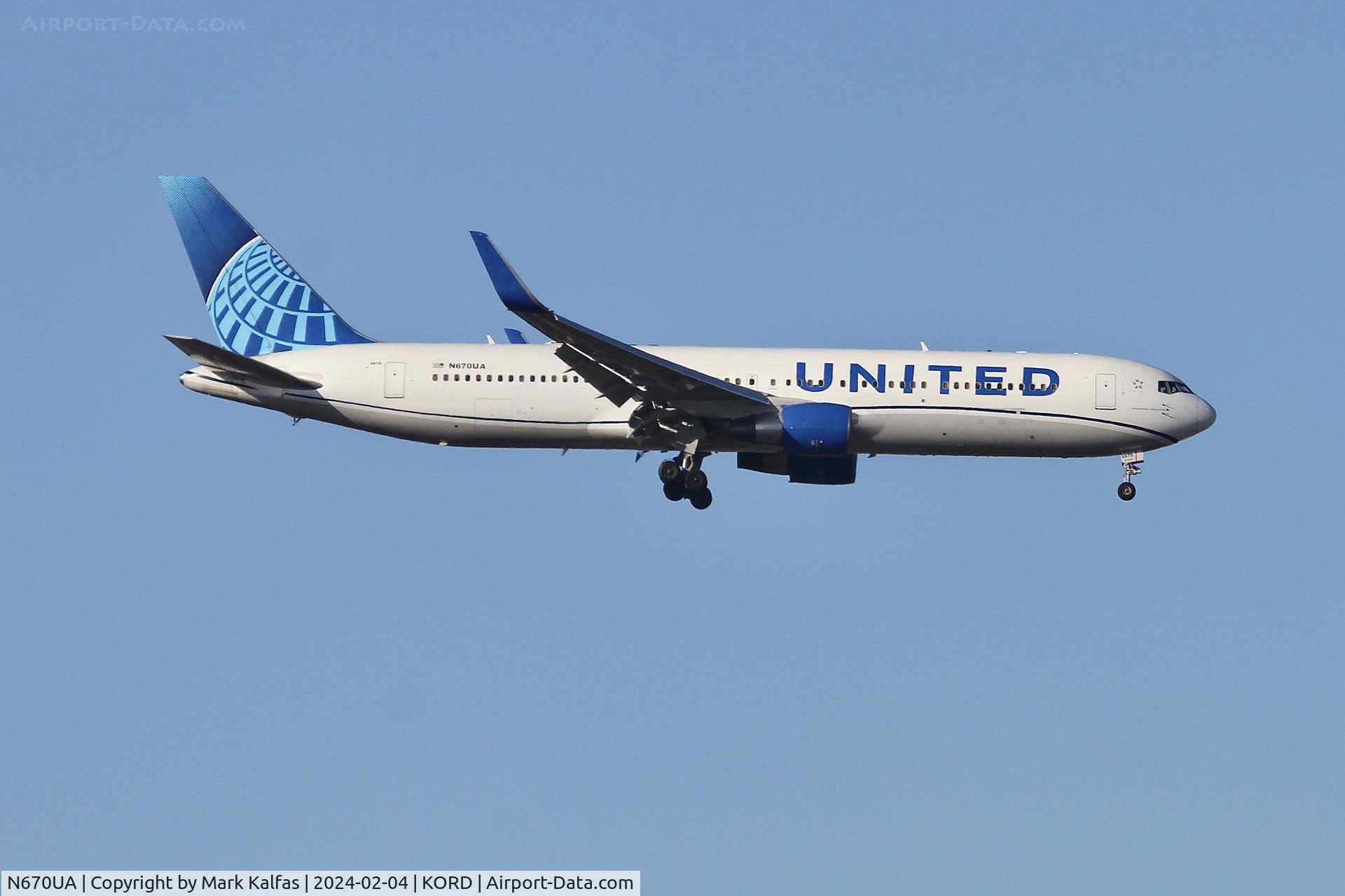 N670UA, 1999 Boeing 767-322 C/N 29240, B763 United Airlines Boeing 767-322 N670UA UAL928 EGLL-ORD