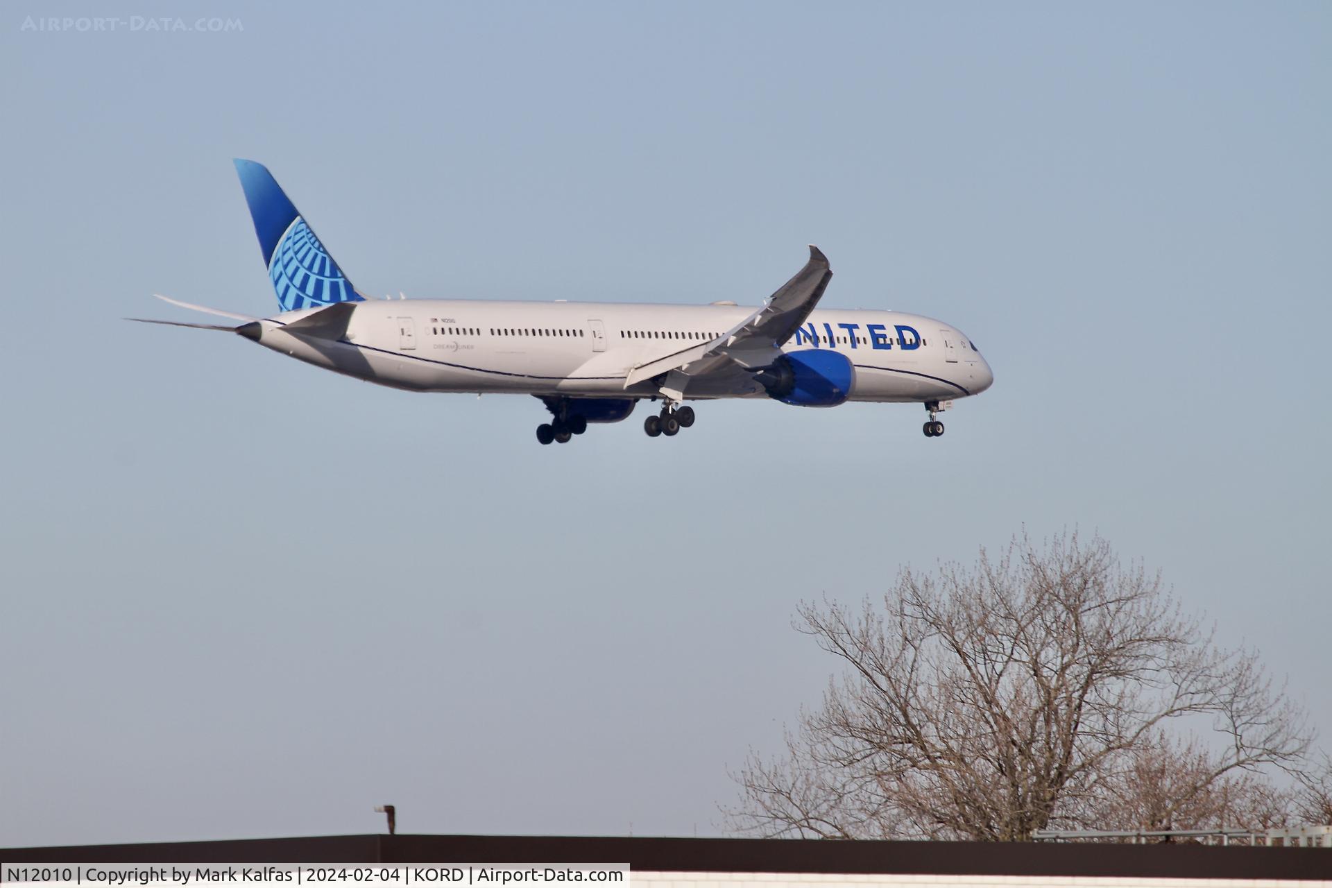 N12010, 2019 Boeing 787-10 Dreamliner C/N 40926, B78X United Airlines BOEING 787-10 Dreamliner N12010 UAL882 RJTT-KORD