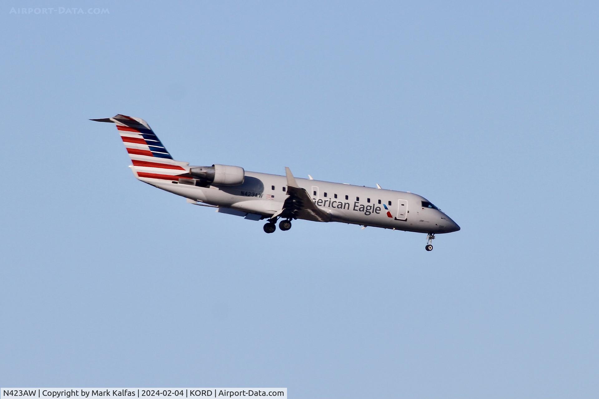 N423AW, 2002 Bombardier CRJ-200LR (CL-600-2B19) C/N 7636, CRJ2 Air Wisconsin/American Eagle Canadair Regional Jet CRJ-200  N423AW AWI6163 CMH-ORD