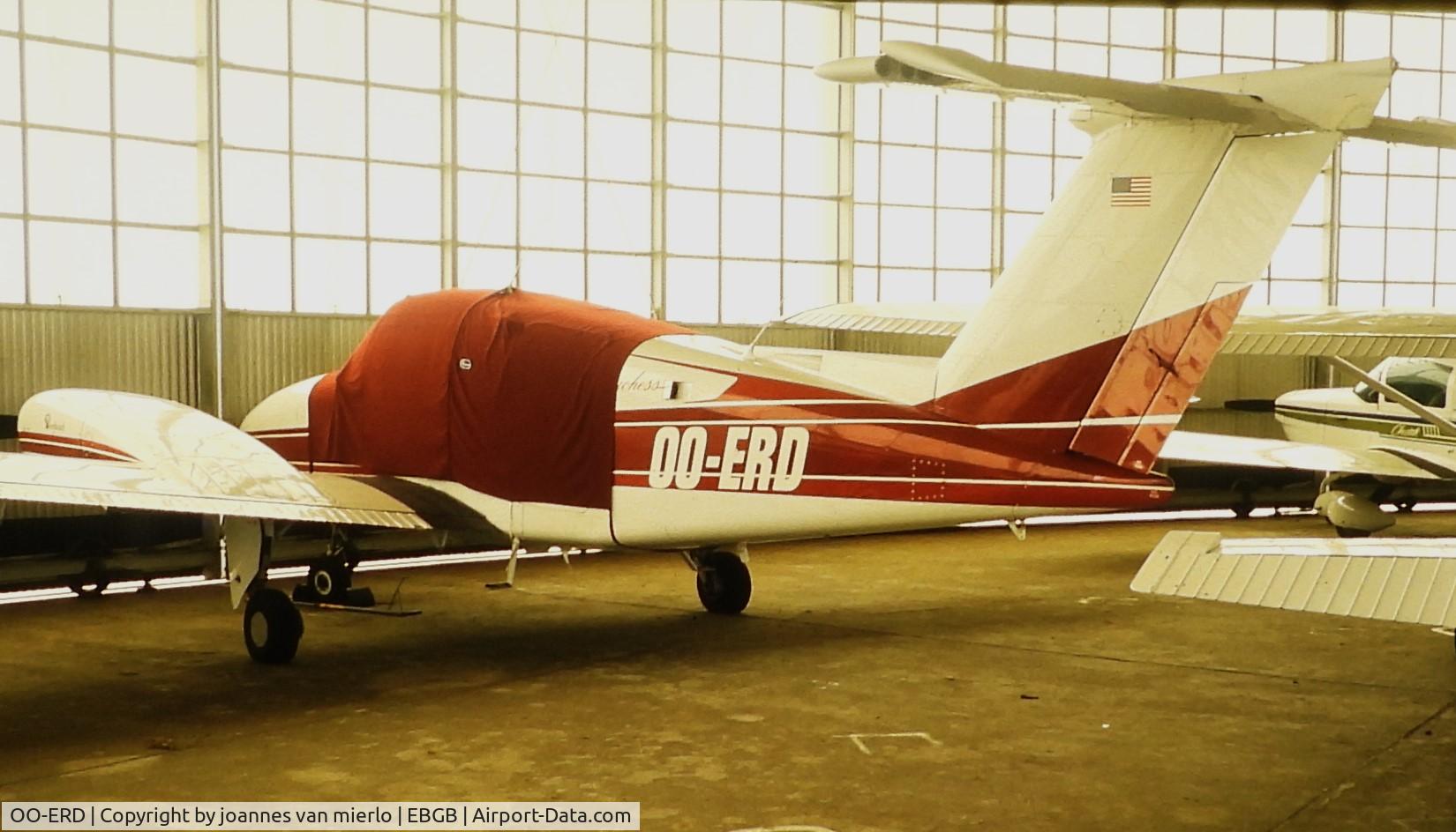 OO-ERD, Beech 76 Duchess C/N ME-374, ex-slide