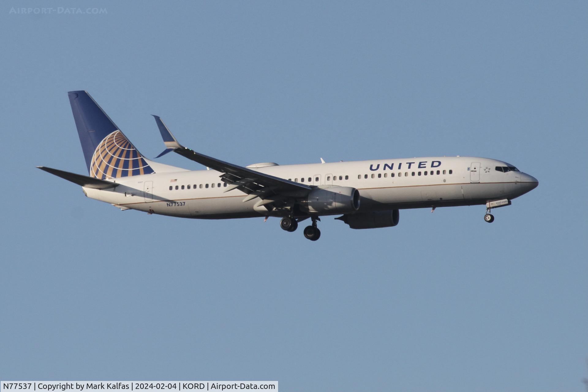 N77537, 2016 Boeing 737-800 C/N 62767, B738 United Airlines Boeing 737-824 N77537 UAL2195 MIA-ORD