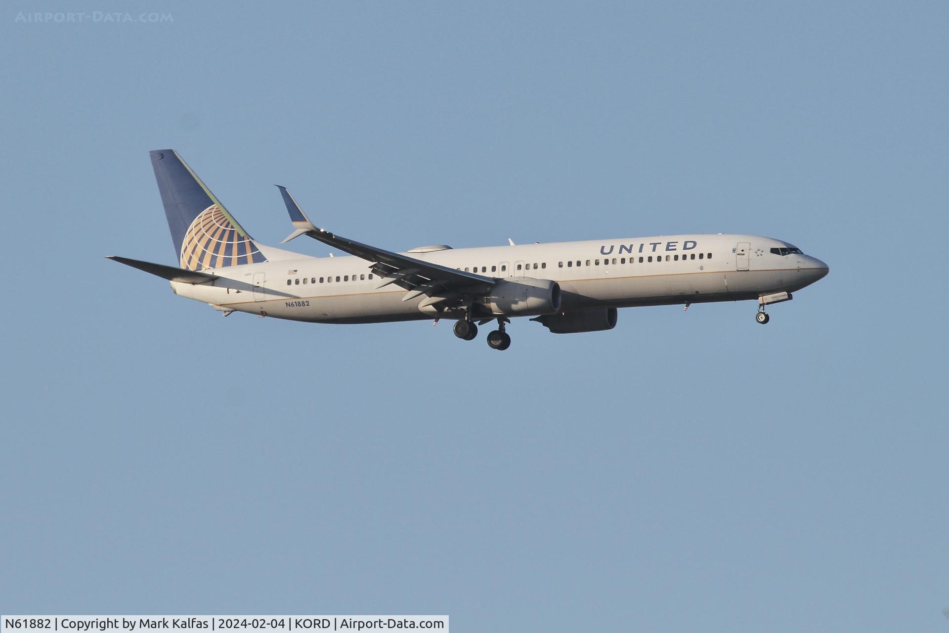 N61882, 2015 Boeing 737-900/ER C/N 42201, B739 United Airlines  BOEING 737-924ER N61882 UAL210 AUS-ORD