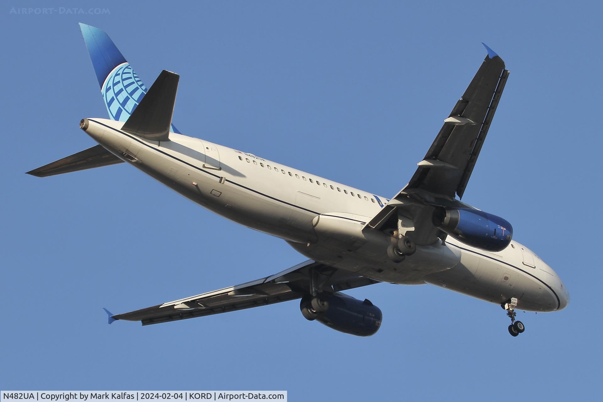 N482UA, 2001 Airbus A320-232 C/N 1584, A320 United Airlines Airbus A320-232 N482UA UAL1583 DFW-ORD