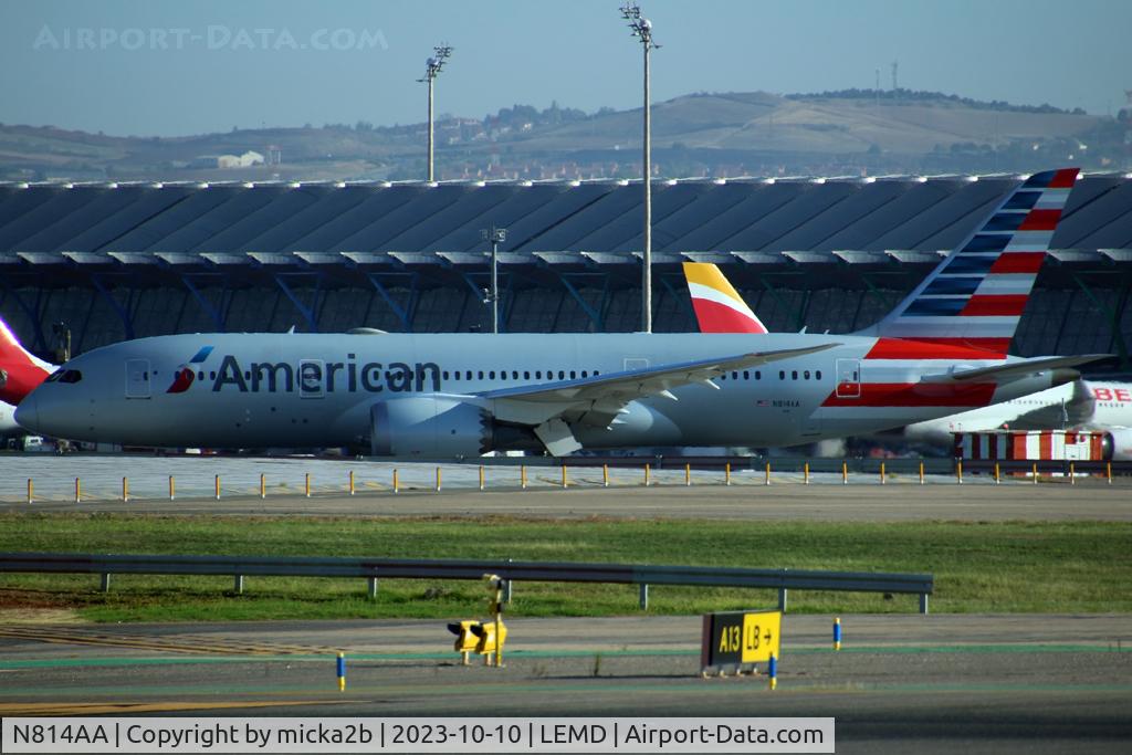 N814AA, 2016 Boeing 787-8 Dreamliner C/N 40632, Taxiing