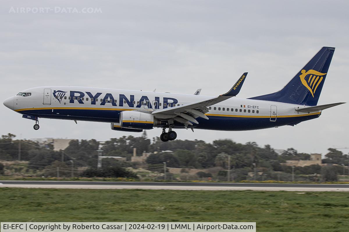 EI-EFC, 2009 Boeing 737-8AS C/N 35015, Runway 31