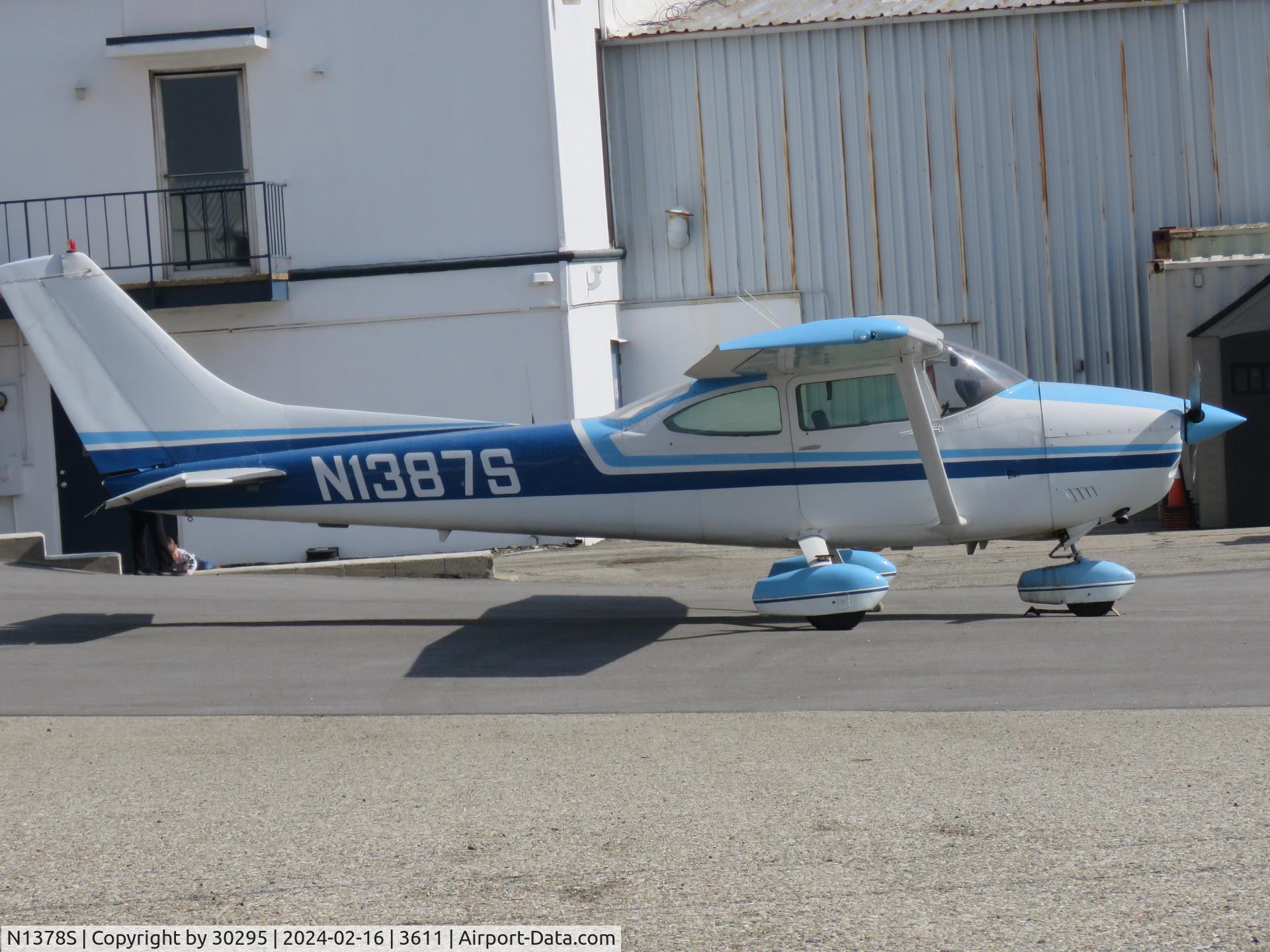 N1378S, 1976 Cessna 182P Skylane C/N 18264940, Parked
