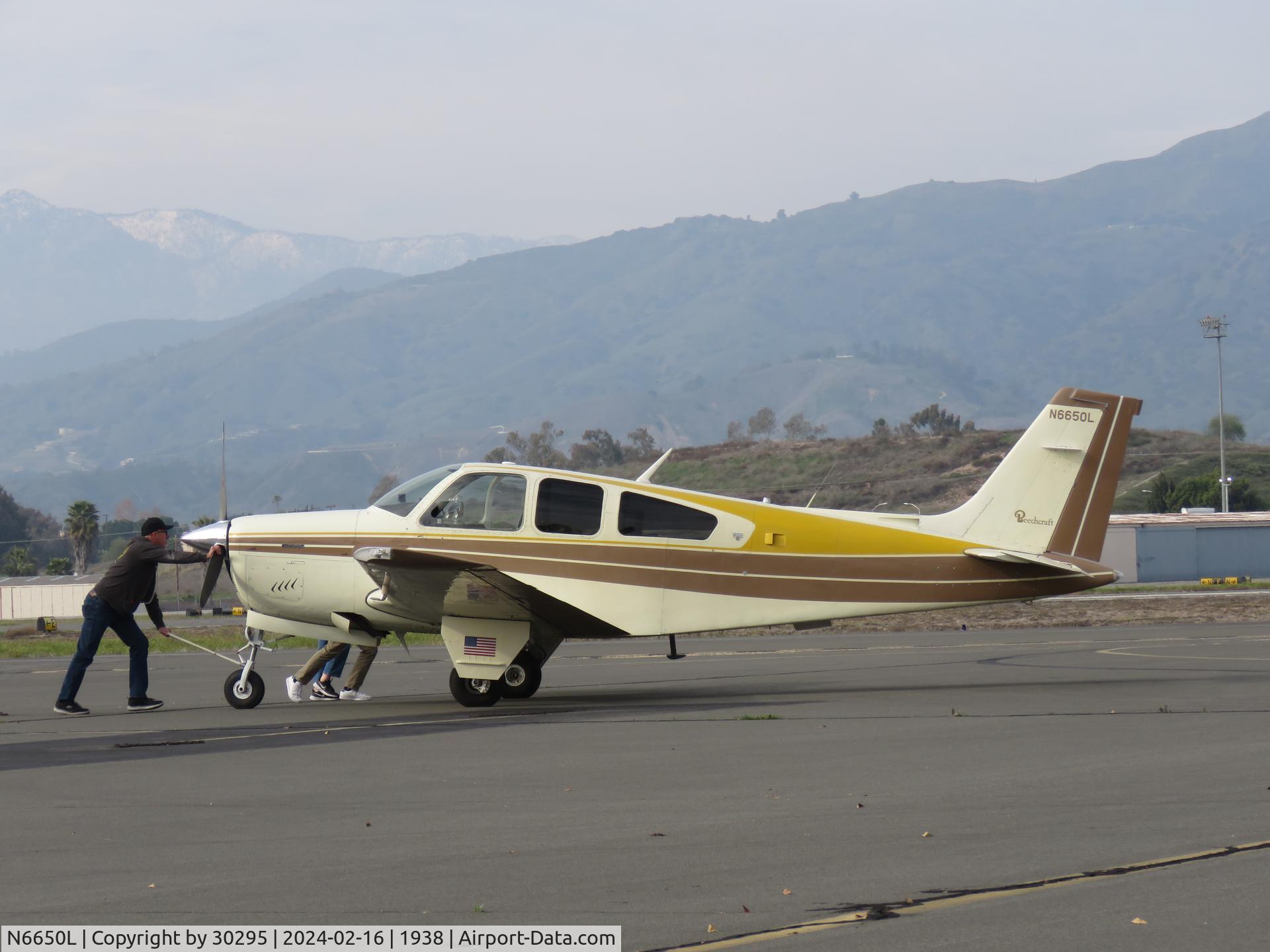 N6650L, 1979 Beech F33A Bonanza C/N CE-866, Pushing to fuel station