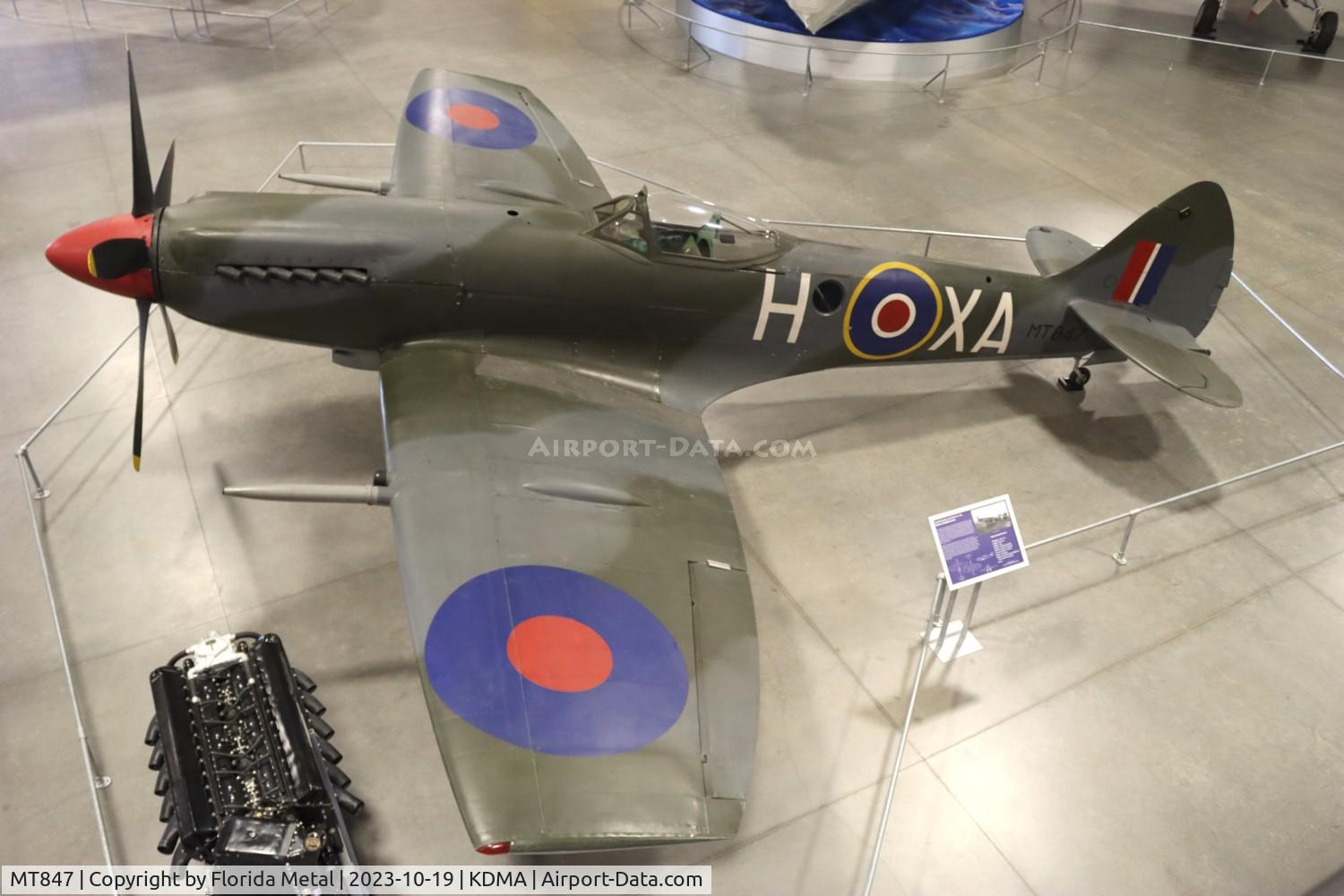 MT847, Supermarine 379 Spitfire FR.XIVe C/N 6S/643779, Spitfire zx