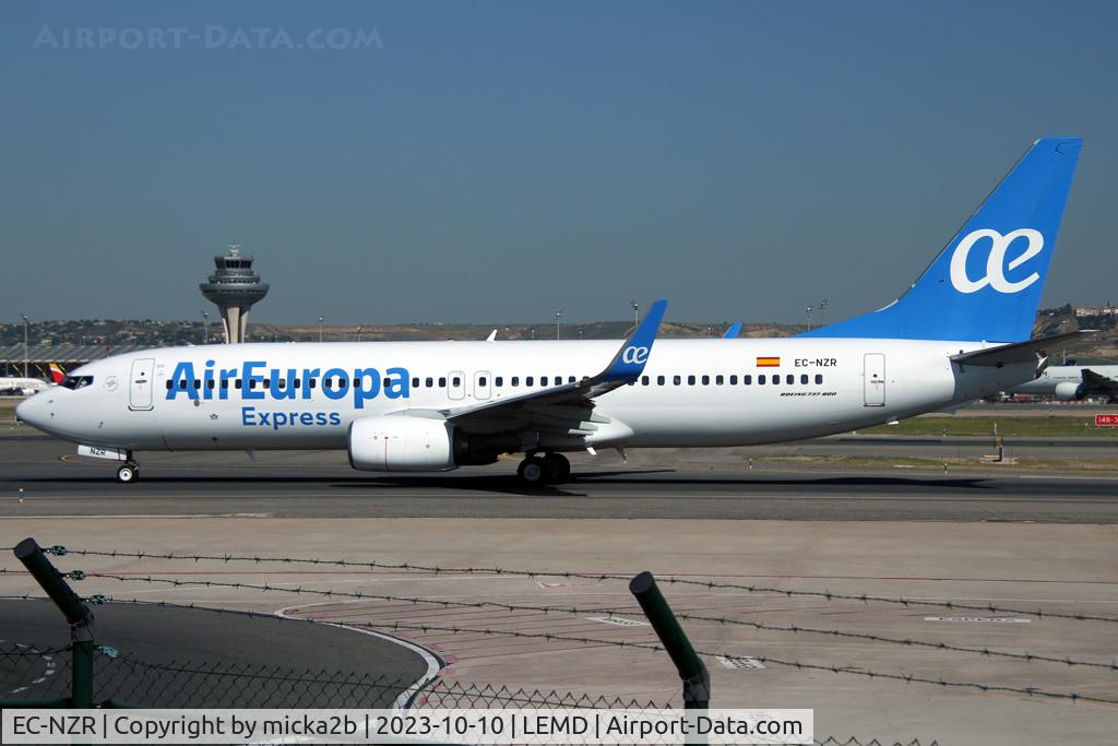 EC-NZR, 2012 Boeing 737-8AS C/N 40318, Taxiing