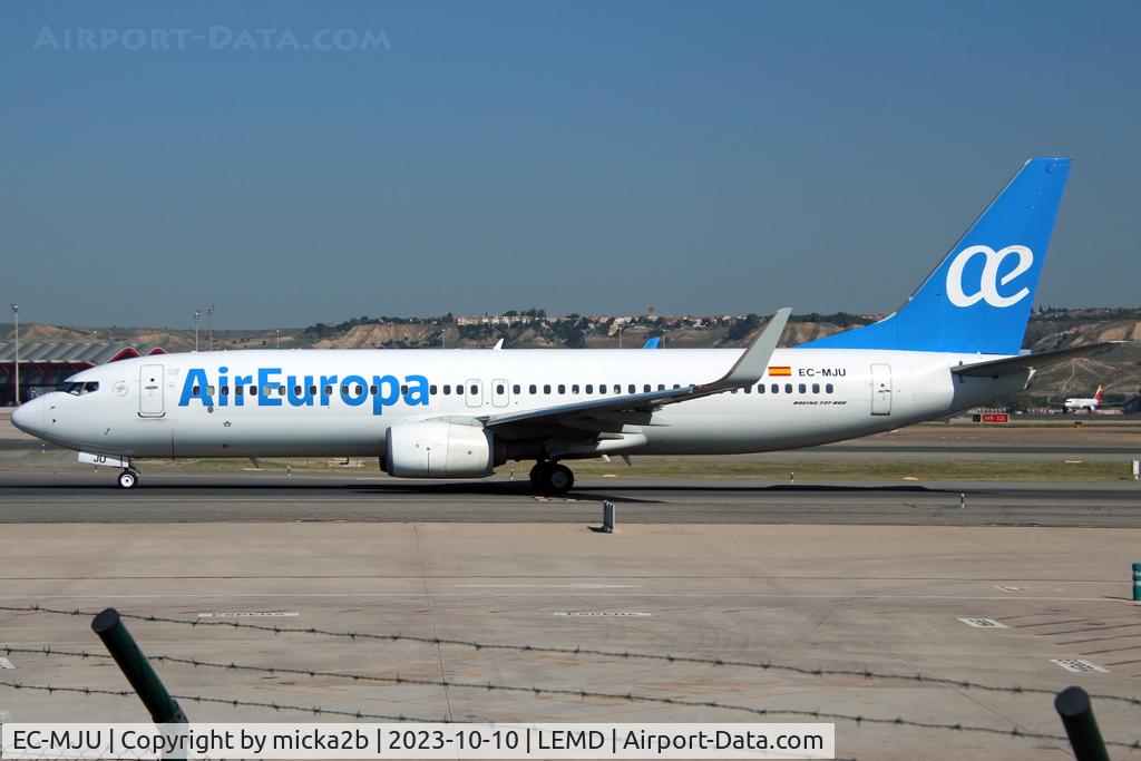 EC-MJU, 2016 Boeing 737-85P C/N 60584, Taxiing