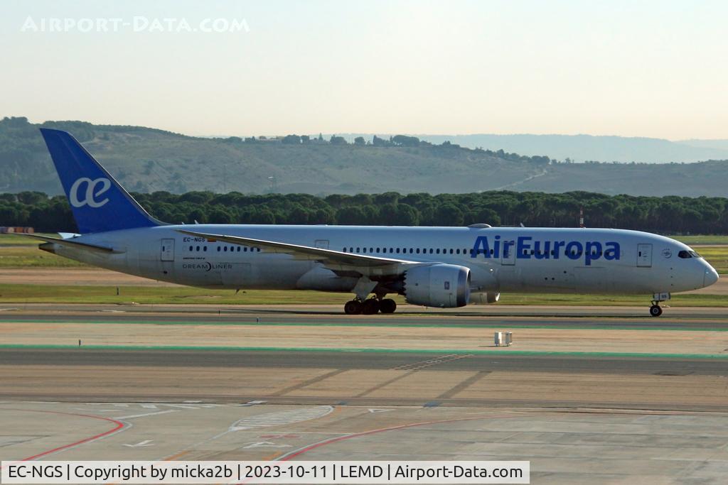 EC-NGS, 2020 Boeing 787-9 Dreamliner C/N 65090, Taxiing
