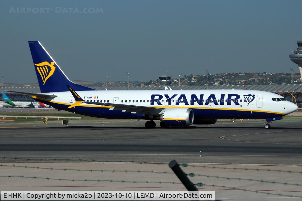 EI-IHK, 2023 Boeing 737-8-200 MAX C/N 62358, Taxiing