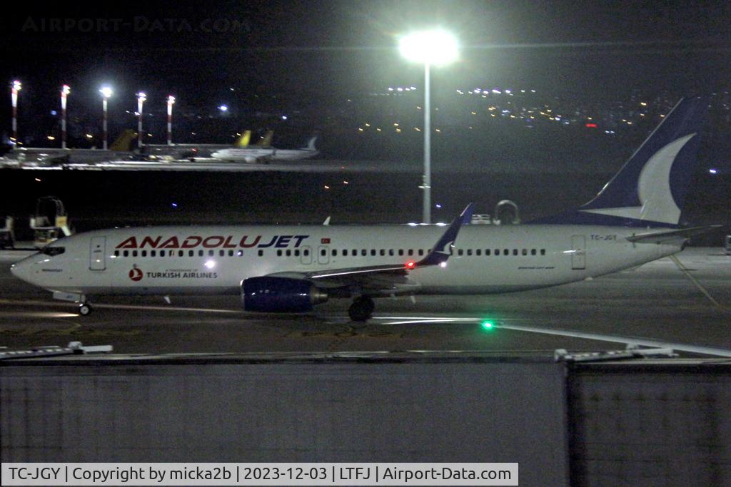 TC-JGY, 2008 Boeing 737-8F2 C/N 35738, Taxiing