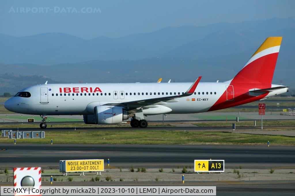EC-MXY, 2018 Airbus A320-251N C/N 8256, Taxiing