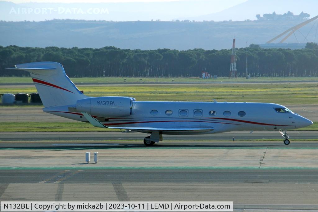 N132BL, 2019 Gulfstream G500 C/N 72032, Taxiing
