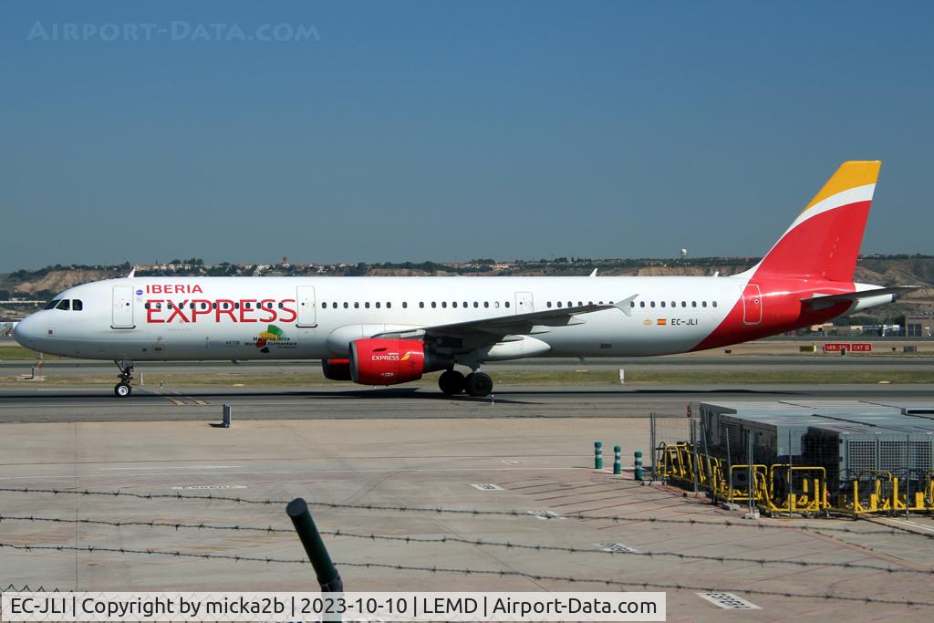 EC-JLI, 2005 Airbus A321-211 C/N 2563, Taxiing