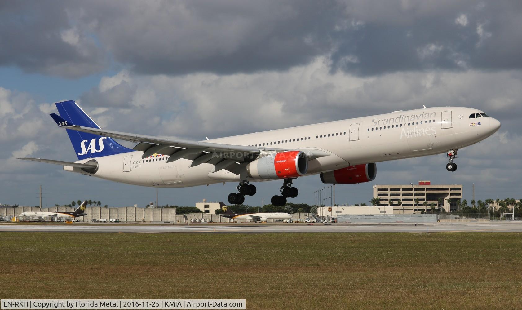 LN-RKH, 2002 Airbus A330-343 C/N 497, SAS A333 zx OSL-MIA