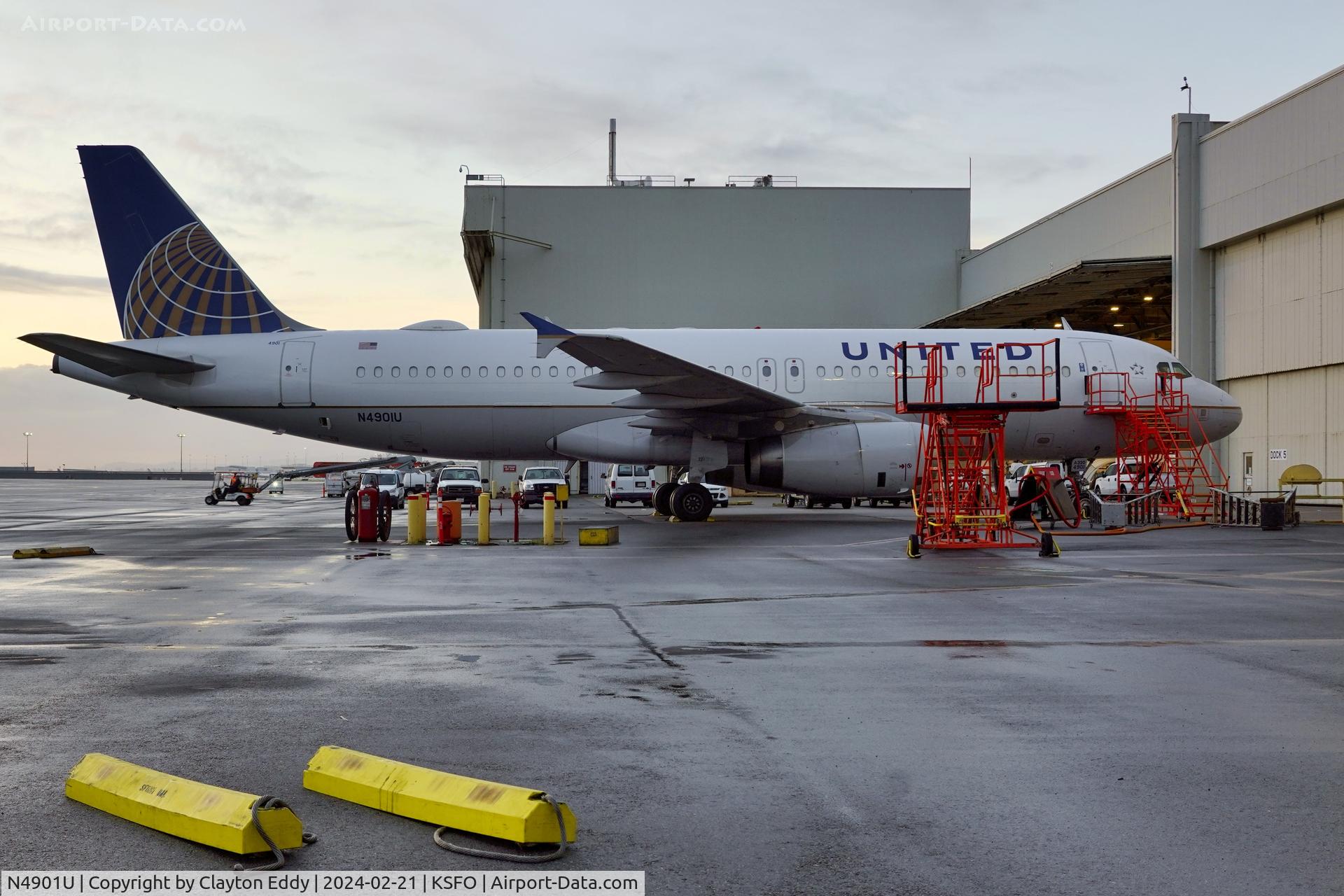 N4901U, 2006 Airbus A320-232 C/N 2680, SFO 2024.