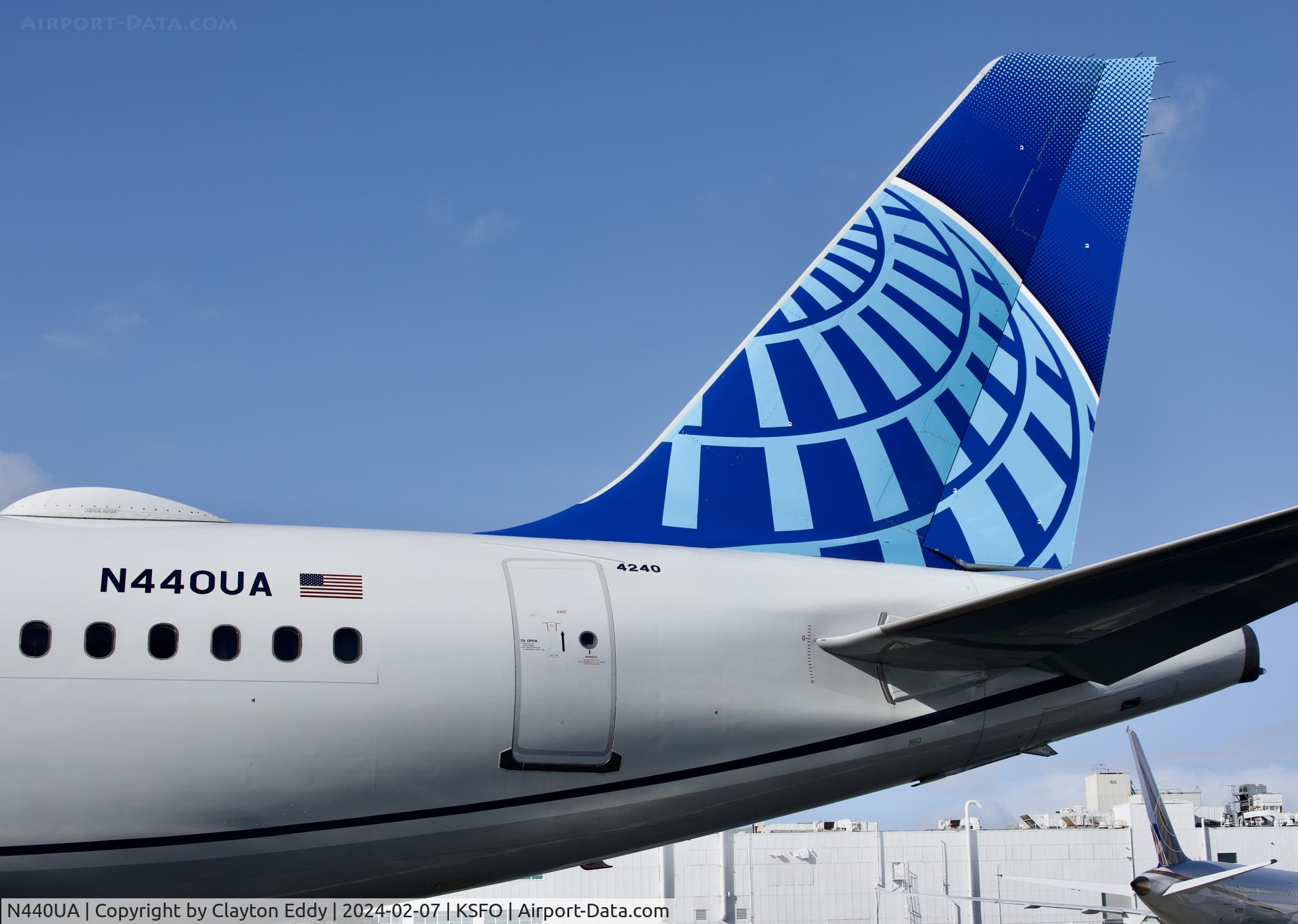 N440UA, 1997 Airbus A320-232 C/N 702, SFO 2024.