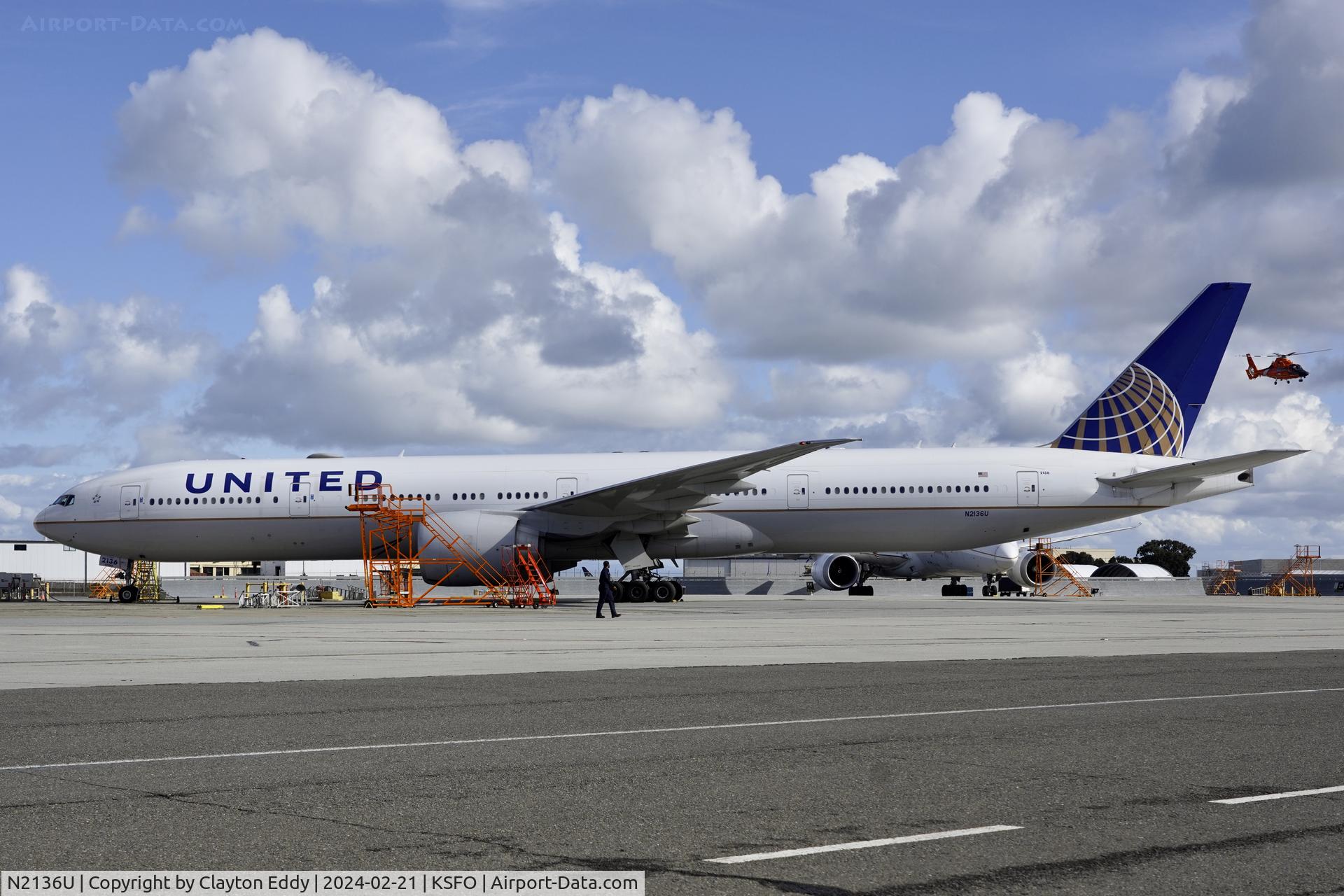 N2136U, 2017 Boeing 777-300/ER C/N 62648, SFO 2024.