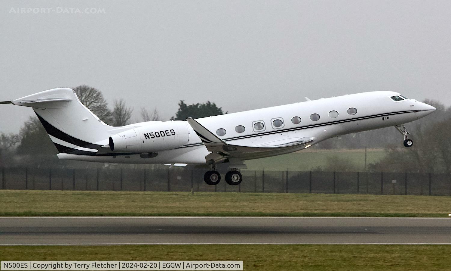 N500ES, Gulfstream G650ER C/N 6397, At Luton Airport