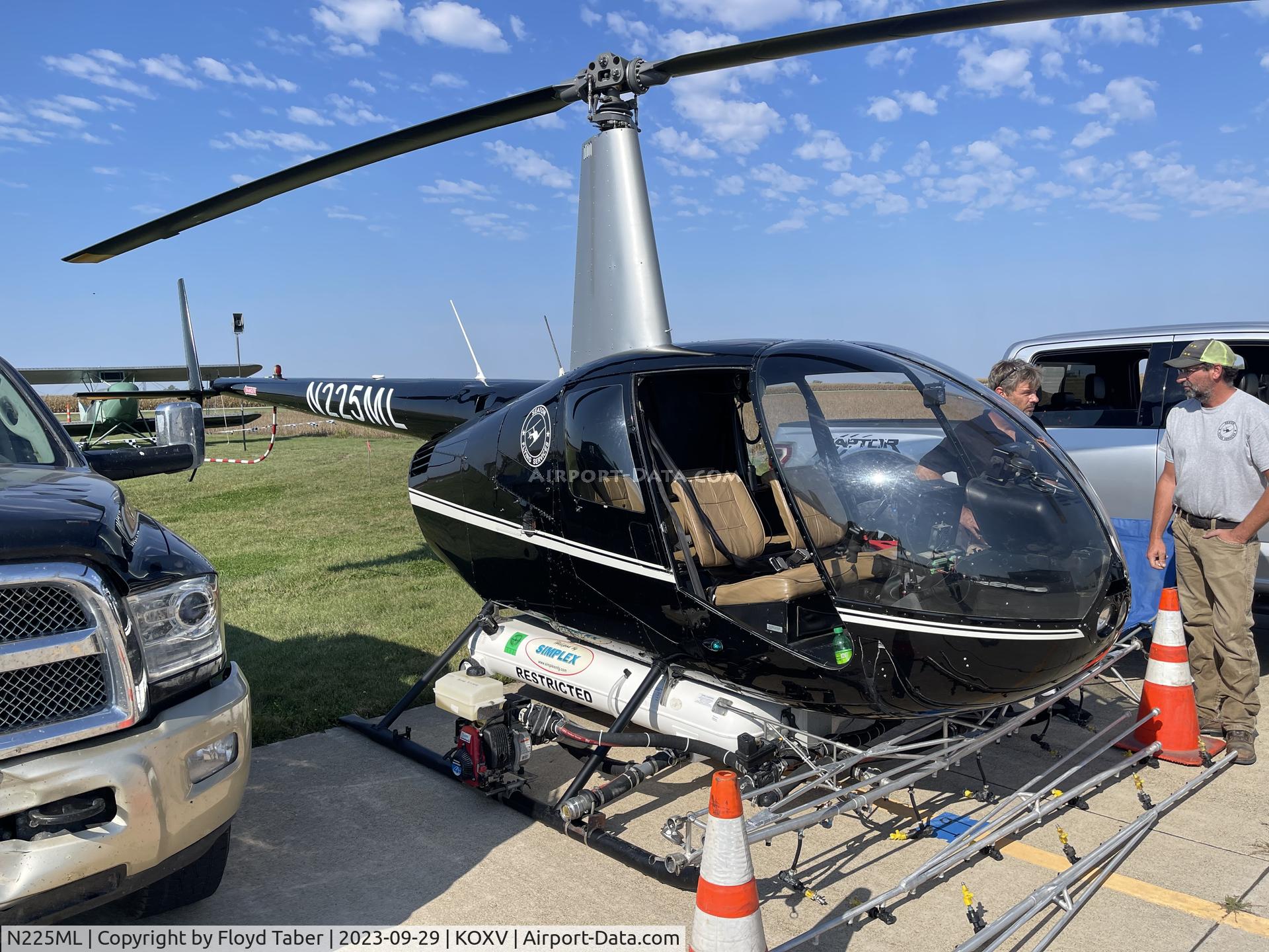 N225ML, 2007 Robinson R44 C/N 1810, Fly Iowa 2023 Knoxville Iowa