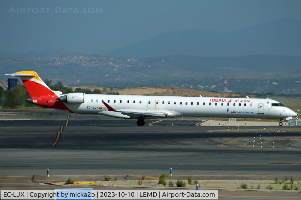 EC-LJX, 2010 Bombardier CRJ-1000ER NG (CL-600-2E25) C/N 19008, Taxiing