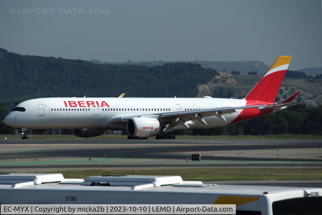 EC-MYX, 2018 Airbus A350-941 C/N 227, Taxiing