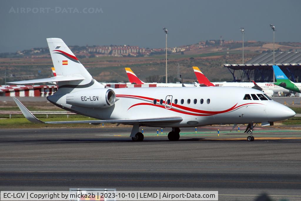 EC-LGV, 2009 Dassault Falcon 2000LX C/N 198, Taxiing