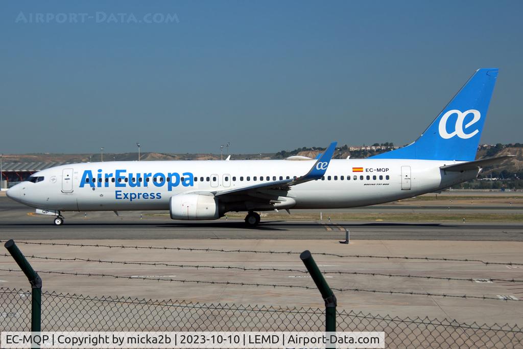 EC-MQP, 2017 Boeing 737-85P C/N 60588, Taxiing
