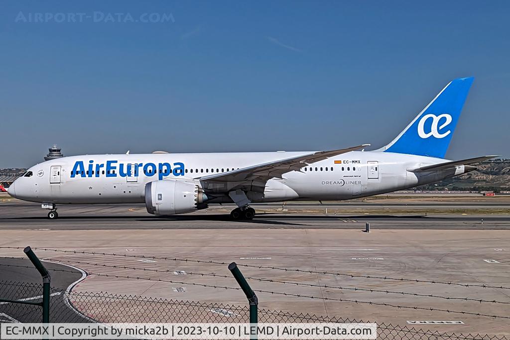 EC-MMX, 2016 Boeing 787-8 Dreamliner Dreamliner C/N 36415, Taxiing
