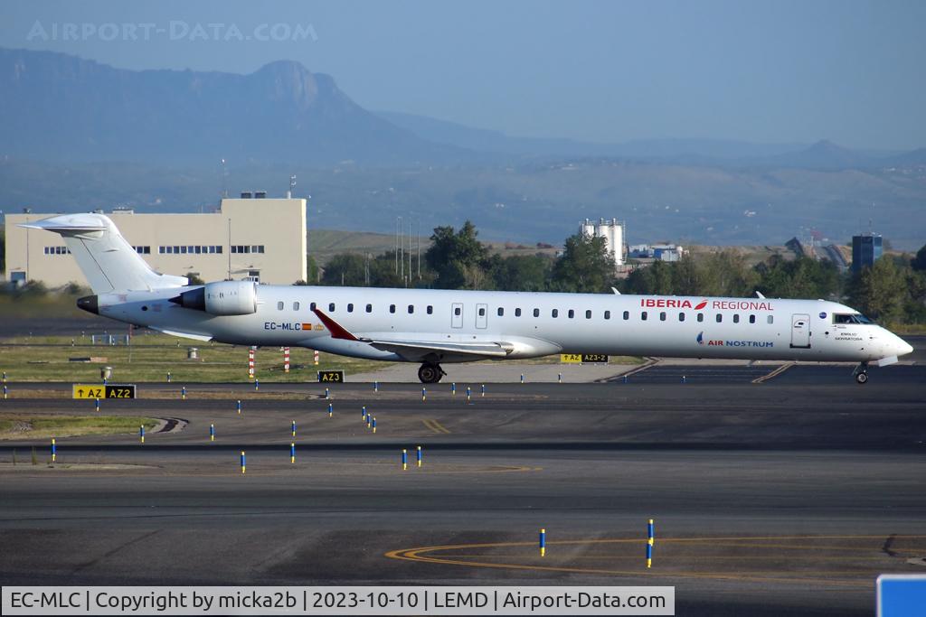 EC-MLC, 2016 Bombardier CRJ-1000ER NG (CL-600-2E25) C/N 19048, Taxiing
