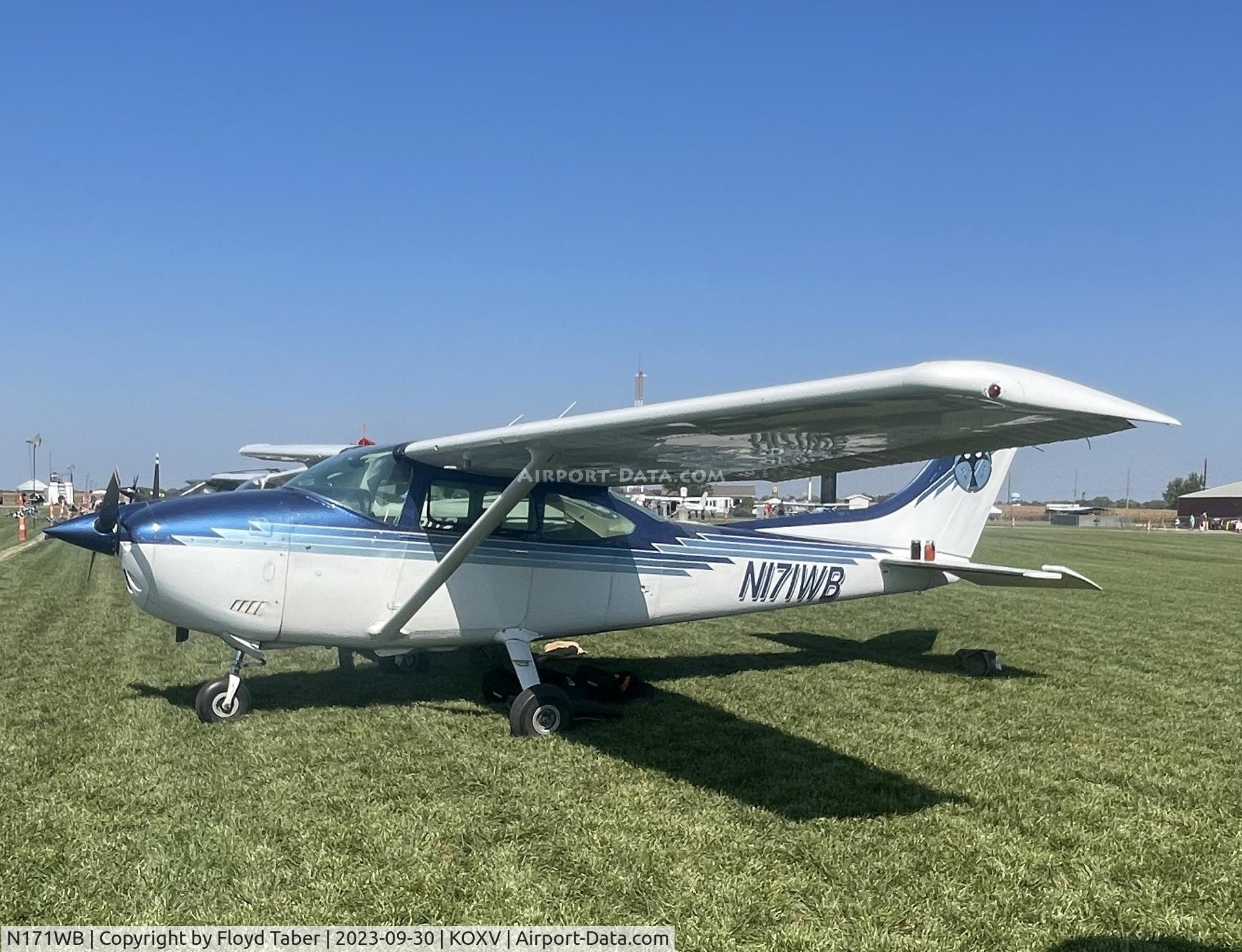N171WB, 1975 Cessna 182P Skylane C/N 18264036, Fly Iowa 2023 Knoxville Iowa