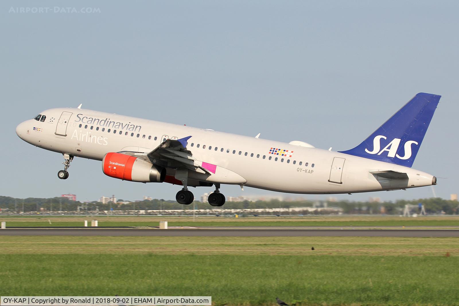 OY-KAP, 2007 Airbus A320-232 C/N 3086, at spl