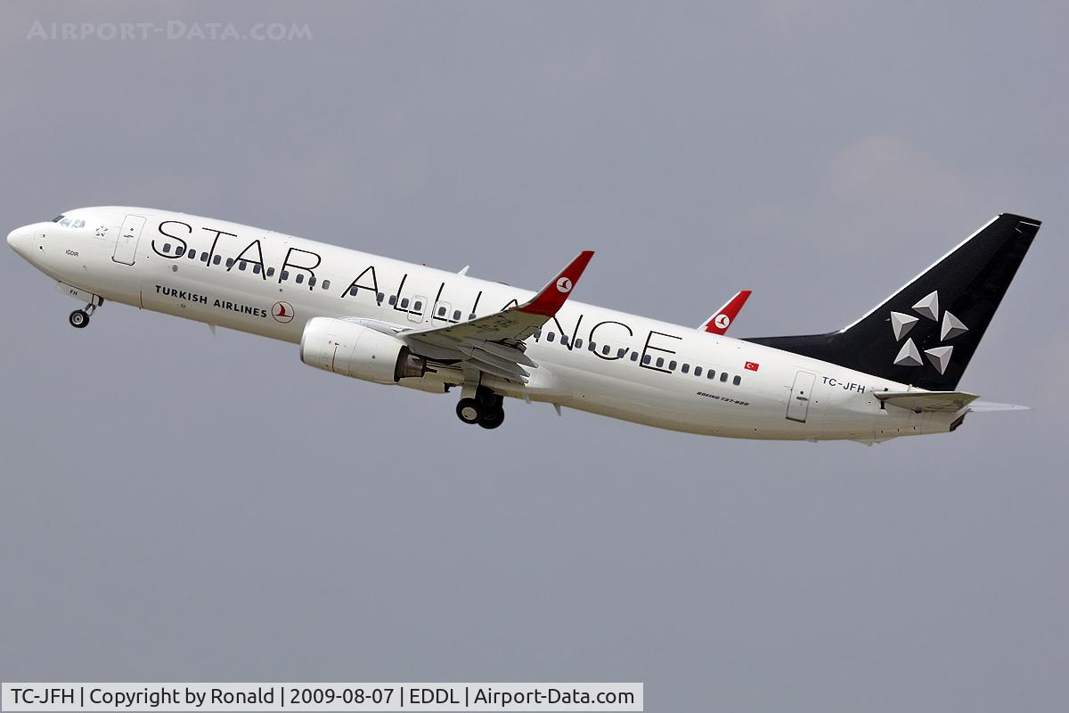 TC-JFH, 1998 Boeing 737-8F2 C/N 29770, at dus