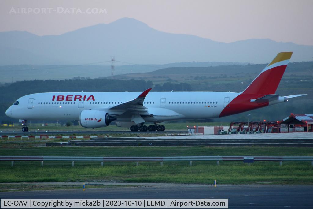 EC-OAV, 2016 Airbus A350-941 C/N 098, Taxiing