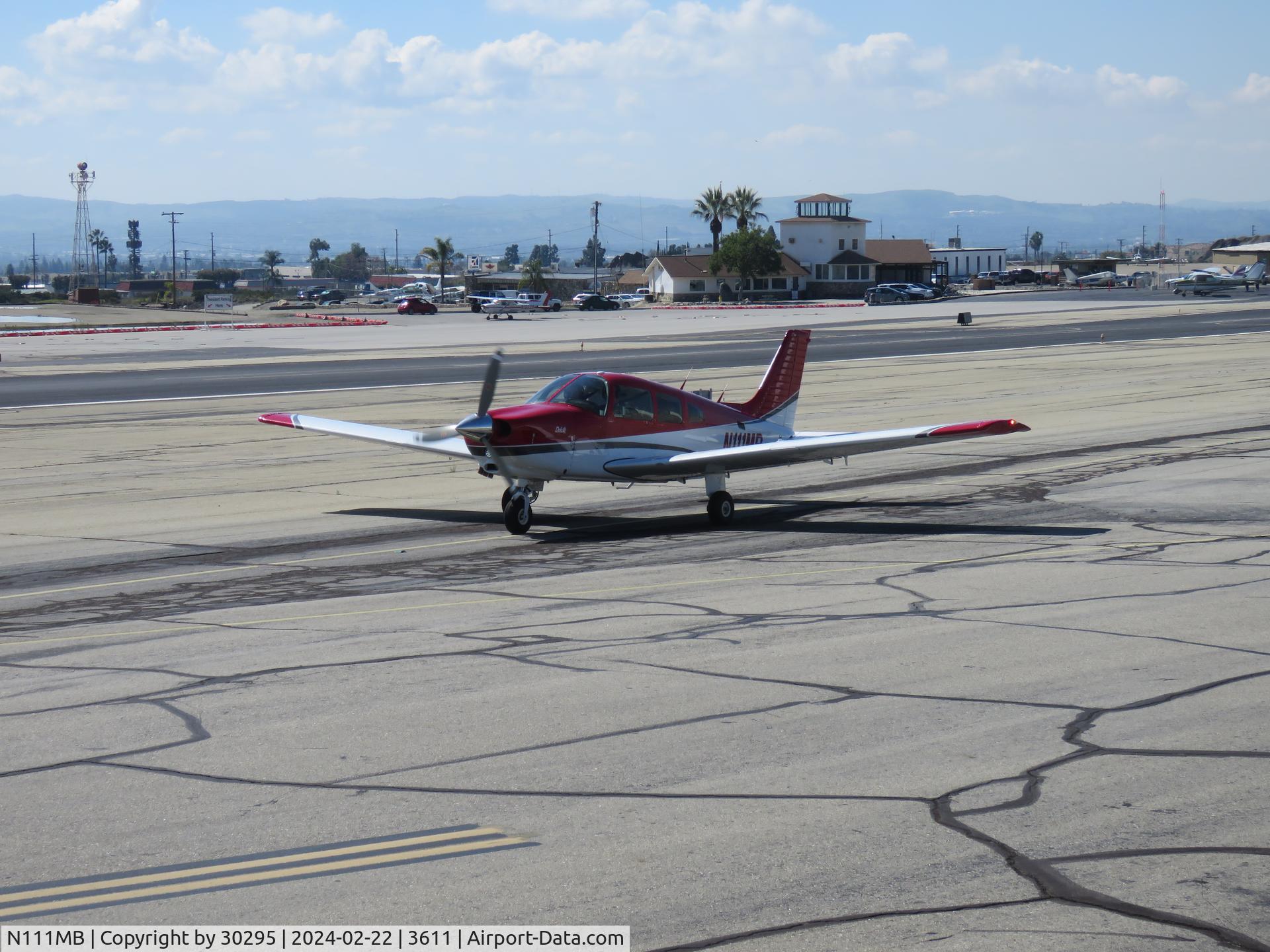 N111MB, 1981 Piper PA-28-236 Dakota C/N 28-8211003, Taxiing