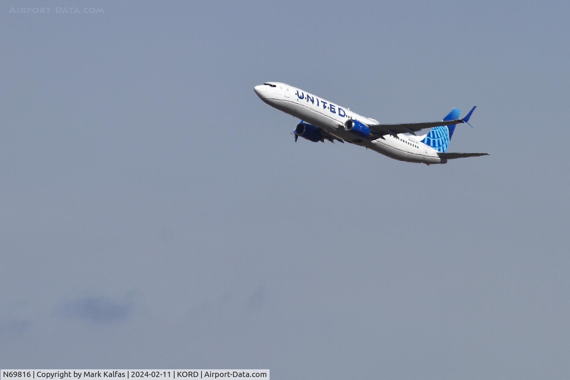 N69816, 2014 Boeing 737-924/ER C/N 42176, B739 United Airlines  BOEING 737-924ER N69816 UAL1944 ORD-PHX