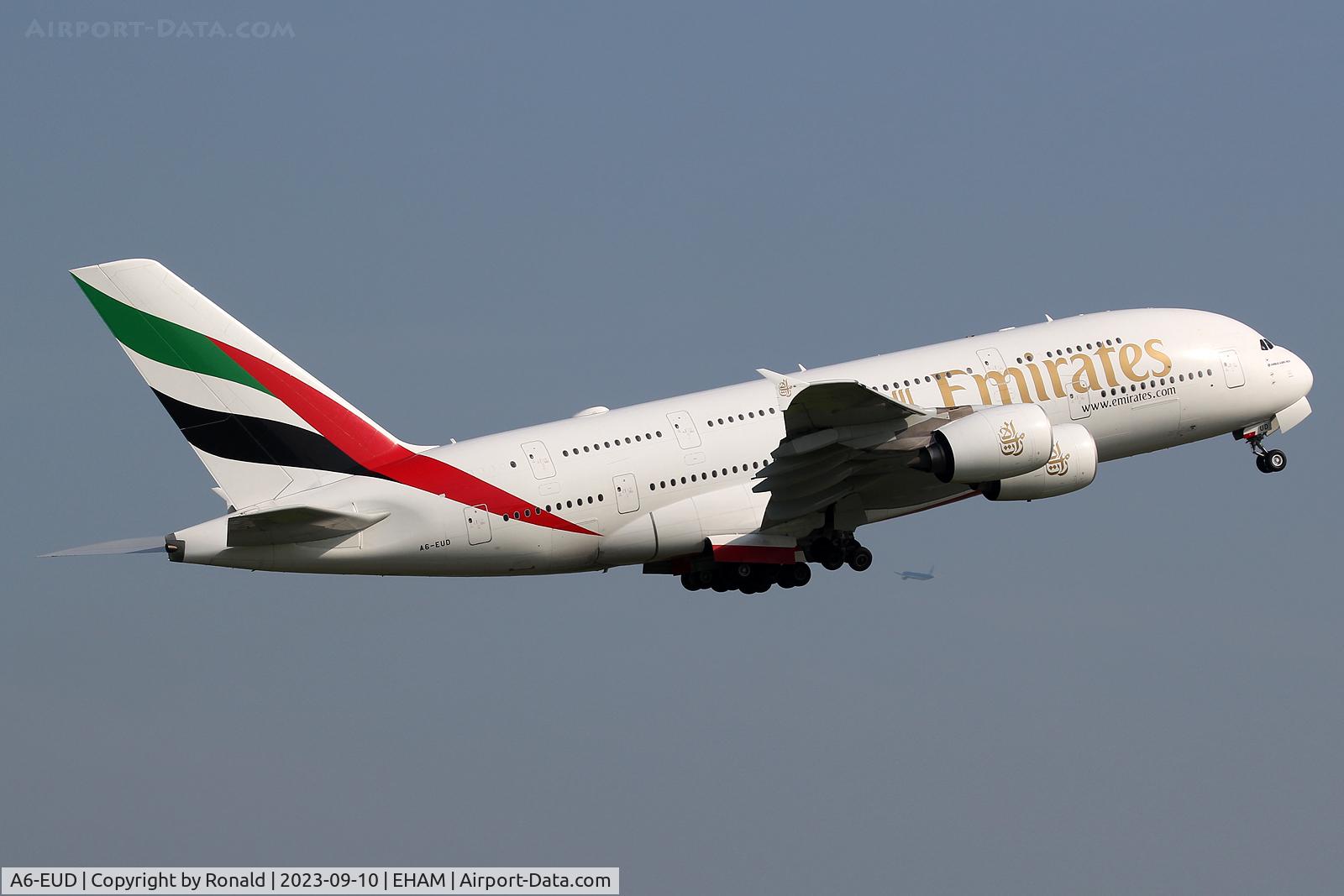 A6-EUD, 2016 Airbus A380-861 C/N 216, at spl